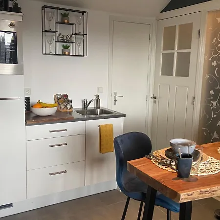 5th Floor Bed and breakfast 2*